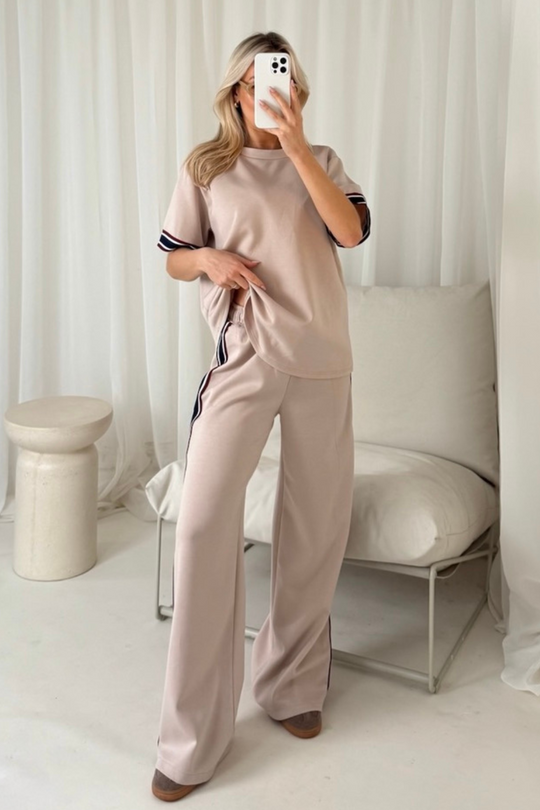 Eva beige t-shirt straight leg jogger loungewear