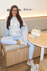 LA ESSENTIAL BLUE PRINTED SWEATER