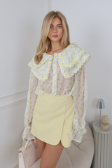 Summer lemon floral detail double collar blouse