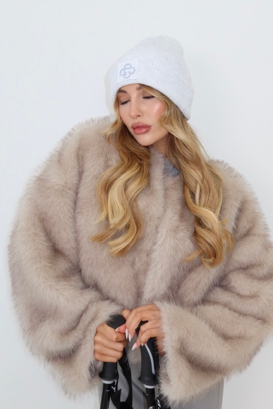 G monogram light grey embroidered knit beanie hat