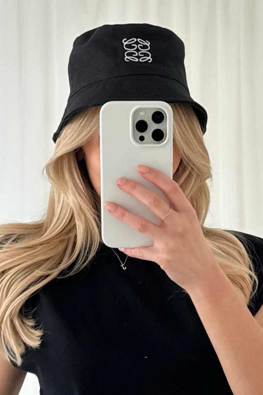 Gege black embroidered Bucket Hat