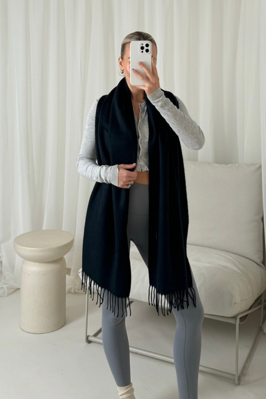Missy navy scarf