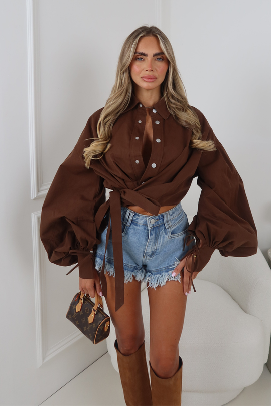 LEILA CHOCOLATE CROPPED TIE FRONT BUTTON UP SHIRT