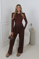AMI CHOCOLATE BANDED WAIST WIDE LEG TROUSER