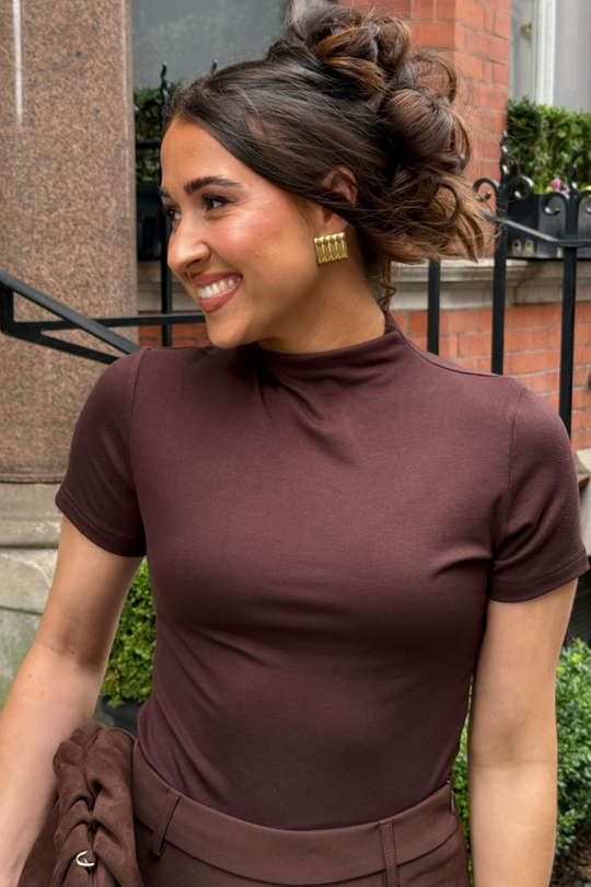Mila chocolate short sleeve top