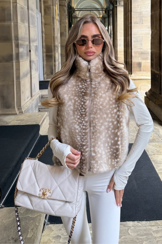 MABEL CREAM DEER PRINT FLUFFY GILET