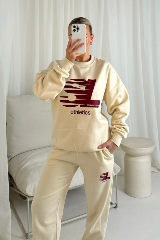 Studio leisure athletics ecru printed sweater joggers loungewear