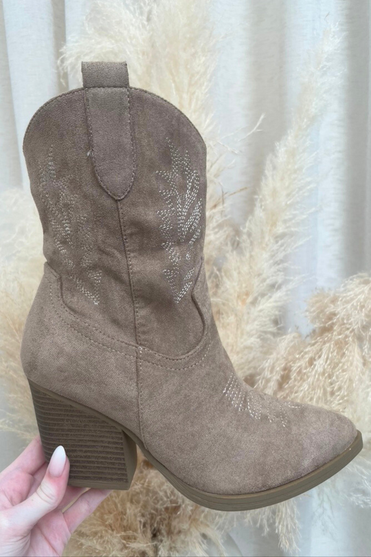 Maisie beige short cowboy boots