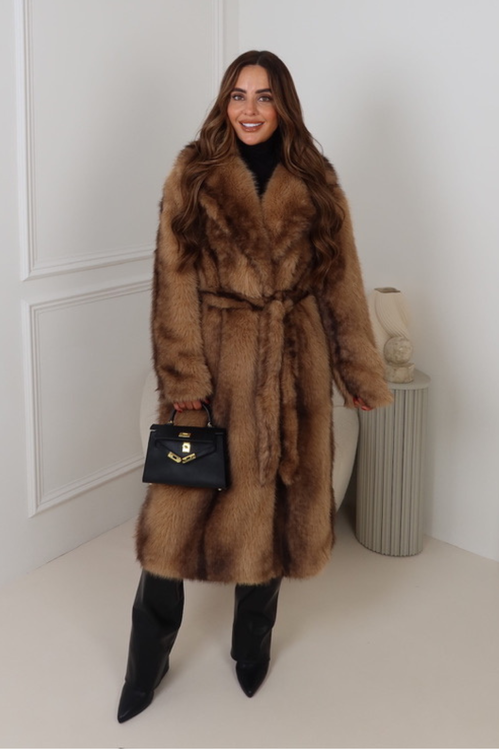 Pipa camel long faux fur coat – Glamify Famous For Loungewear