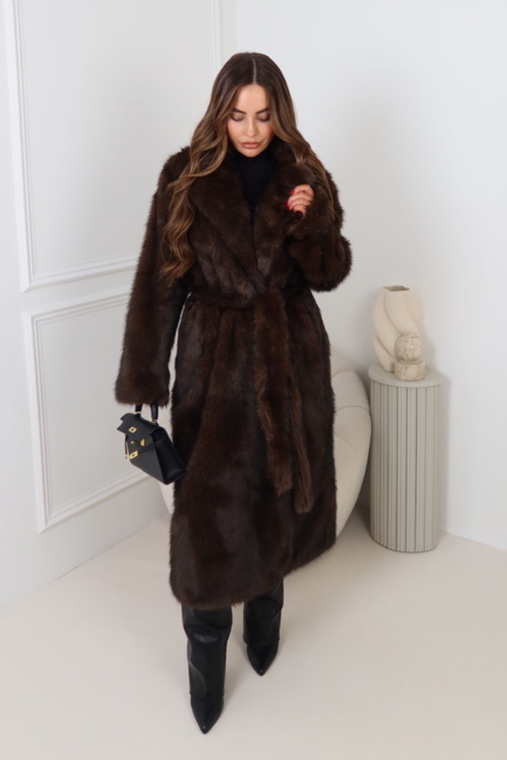 Pipa chocolate long faux fur coat – Glamify Famous For Loungewear