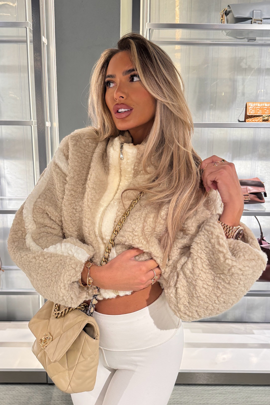 LISA CREAM FLUFFY FLEECE WITH WHITE DETAILING