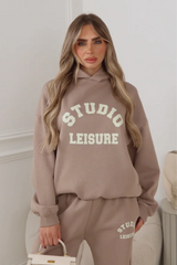 STUDIO LEISURE ESSENTIAL MOCHA PRINTED HOODIE
