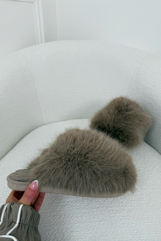 GEORGIE MOCHA FLUFFY SLIPPERS