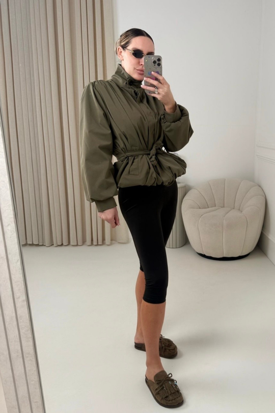 EMILY BLACK CAPRI LEGGINGS