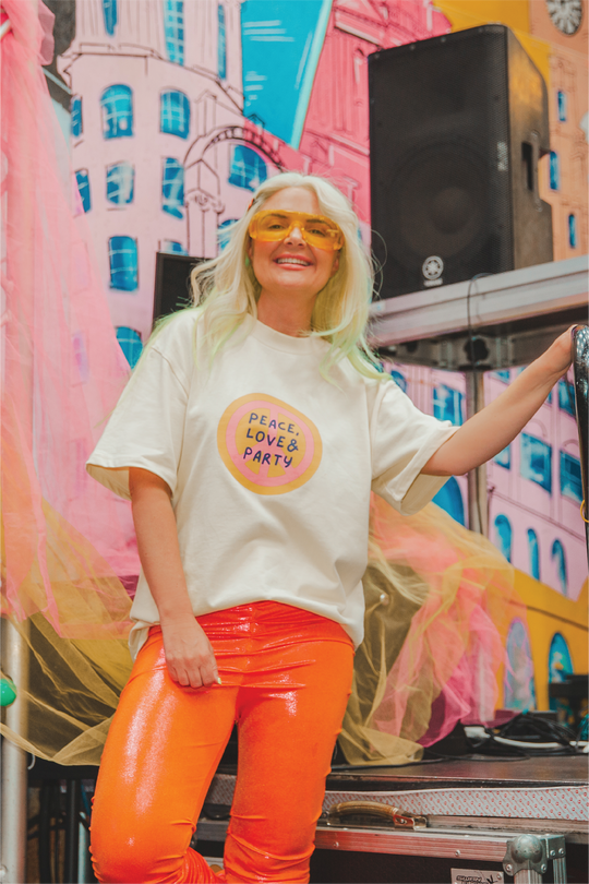 Peace, love & party ecru heavyweight back print t-shirt