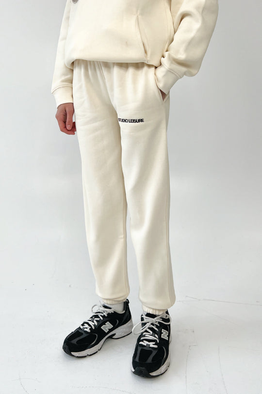 Mini studio leisure ecru essential embroidered joggers