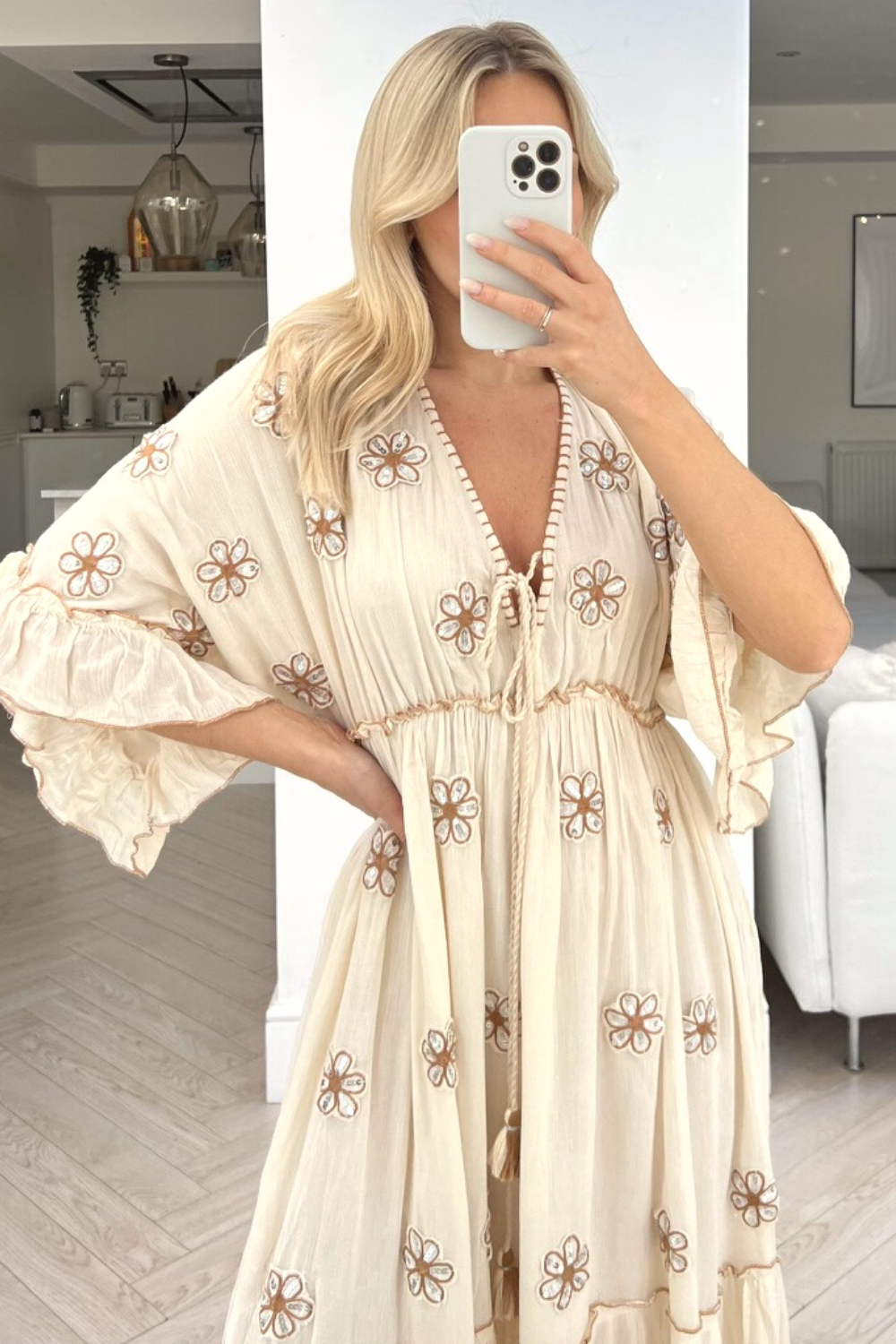 Amber beige short sleeve embellished summer dress – Glamify Famous For